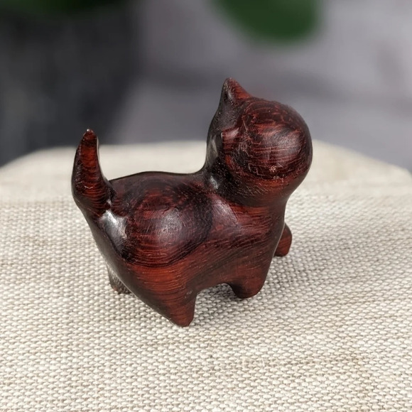 Wooden hand carved cat statue figurine kitty rose wood color, tail up prancing - Picture 5 of 12